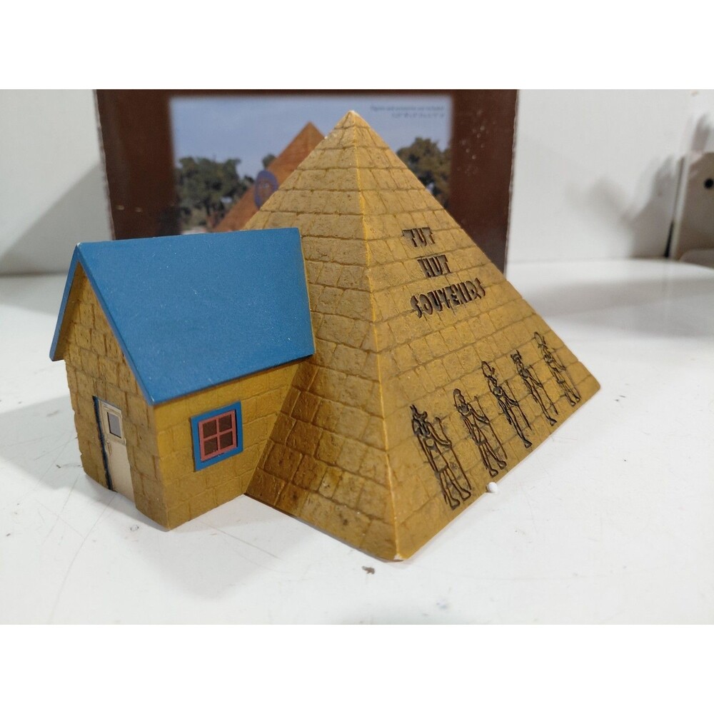 Bachmann Scene Scapes HO Gauge Model Railroad Scenery Tut Hut Souvenirs w/Box